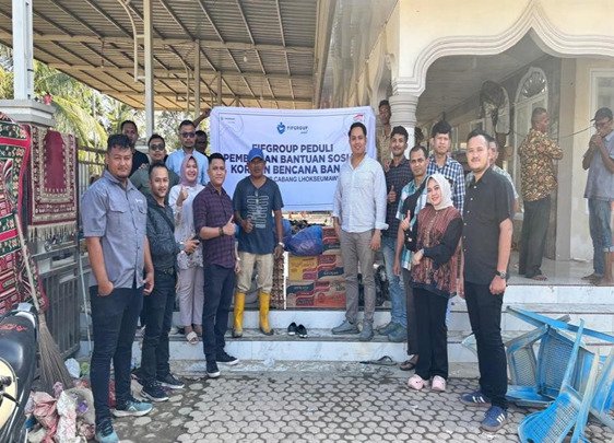 FIFGROUP Lhokseumawe Salurkan Bantuan Kepada Korban Banjir di Desa Keude Bungkah dan Blang Peuria